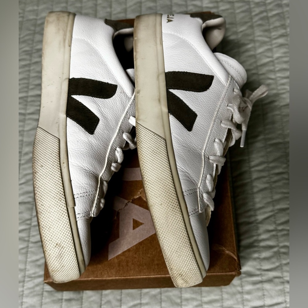 Veja sneakers - Picture 2 of 5